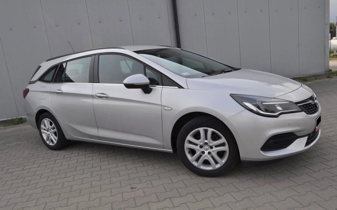 Opel Astra cena 48900 przebieg: 205000, rok produkcji 2020 z Stawiszyn małe 631